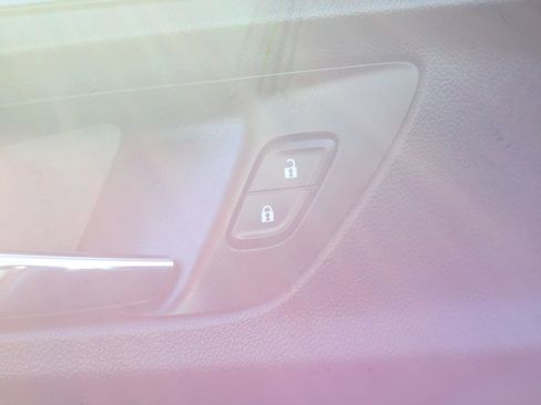 Used 2021 Chevrolet TrailBlazer LT w/ Convenience Package image 22