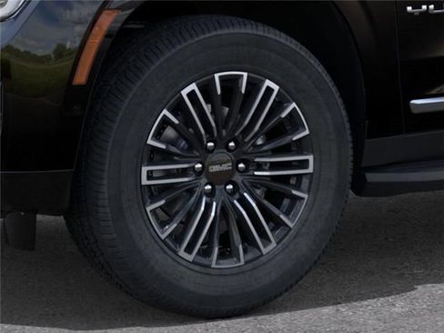 Used 2026 GMC Yukon XL Elevation w/ Elevation Premium Package AWD/4WD image 9