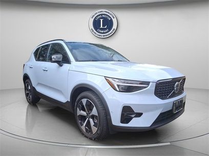 New 2026 Volvo XC40 B5 Plus w/ Protection Package Premier
