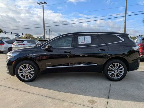 Used 2023 Buick Enclave Avenir image 7