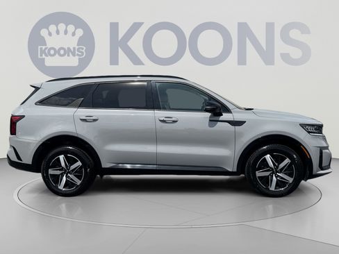 Used 2022 Kia Sorento EX w/ Panoramic Sunroof Package FWD image 5