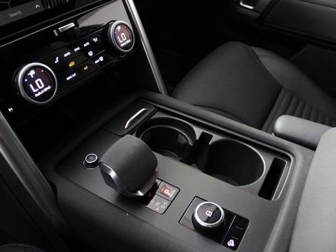 Used 2023 Land Rover Discovery S R-Dynamic image 16