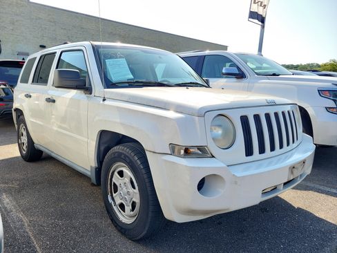Used 2009 Jeep Patriot Sport FWD image 3