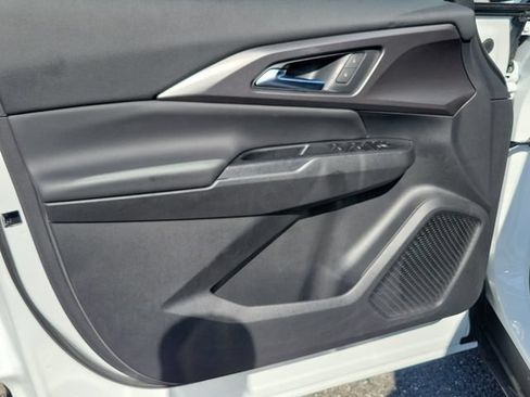 Used 2025 Chevrolet Equinox EV LT FWD image 24