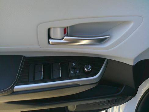 Used 2025 Toyota Sienna XSE image 18