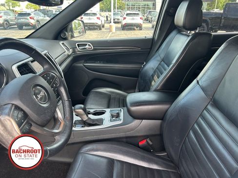 Used 2018 Jeep Grand Cherokee Limited AWD/4WD image 9