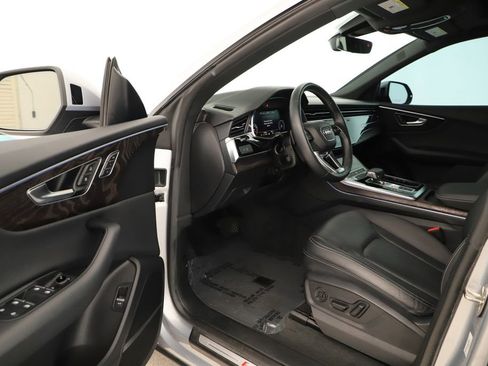 Used 2019 Audi Q8 Premium Plus w/ Premium Plus image 14