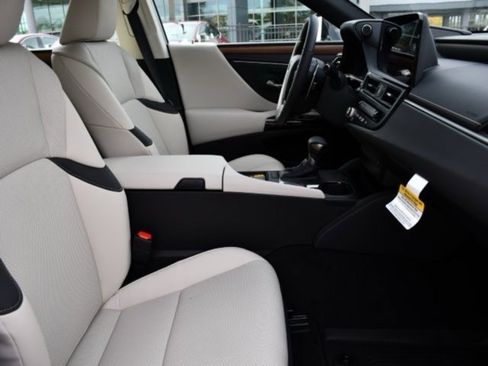 New 2025 Lexus ES 350 w/ Premium Package image 33