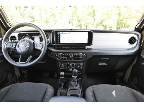 Used 2025 Jeep Wrangler Unlimited Sport AWD/4WD image 7
