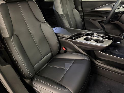 Used 2024 Cadillac Lyriq Tech RWD image 48