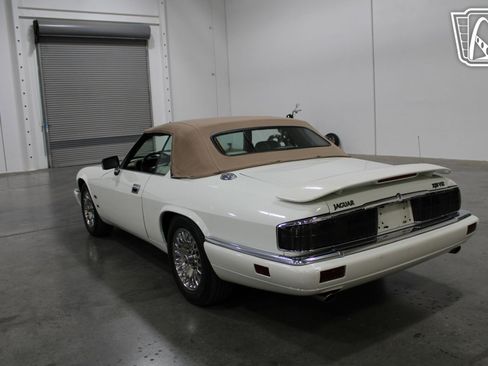 Used 1995 Jaguar XJS V12 Convertible image 34