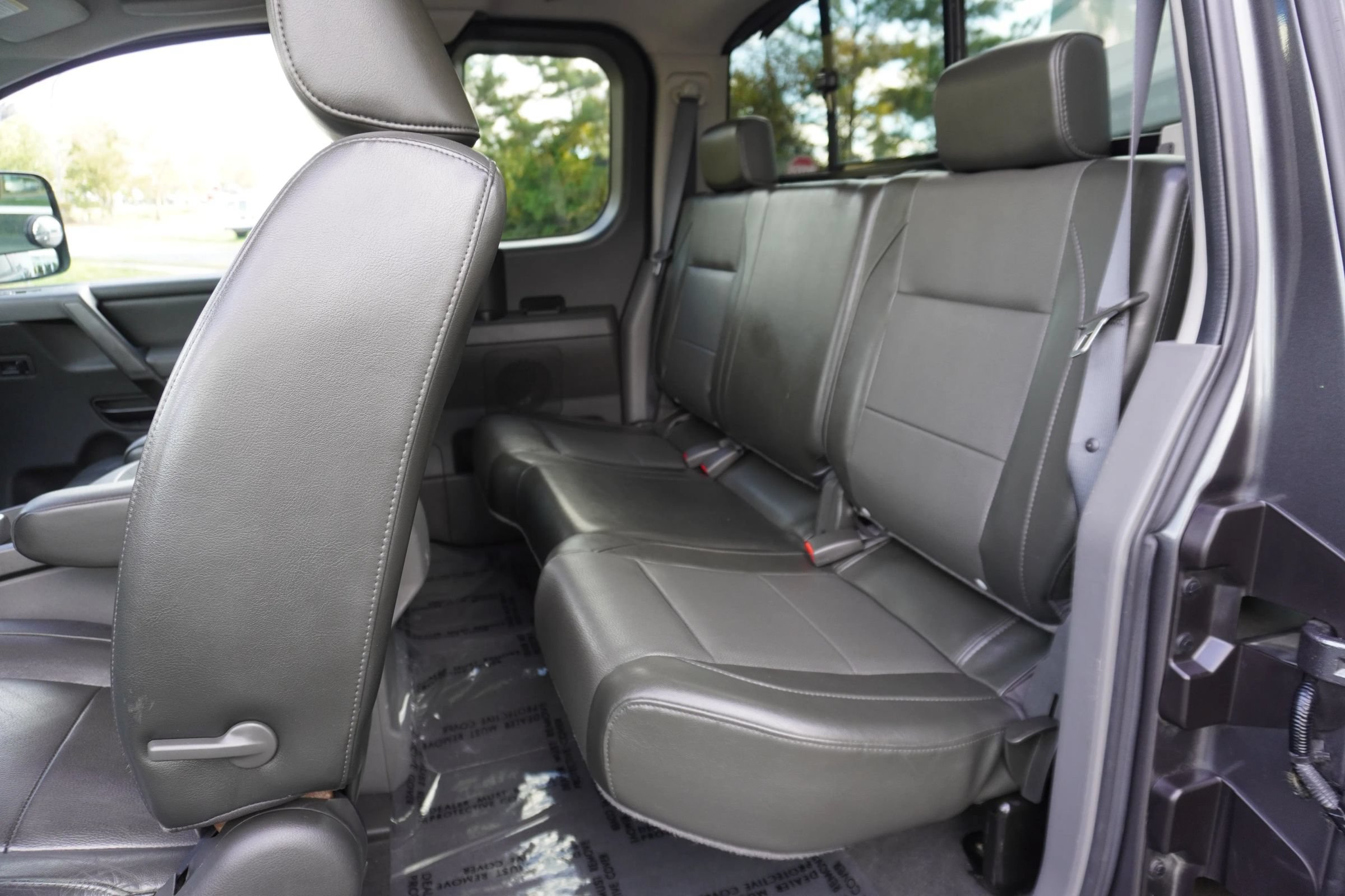 Used 2007 Nissan Titan LE w/ Tow Pkg AWD/4WD image 5