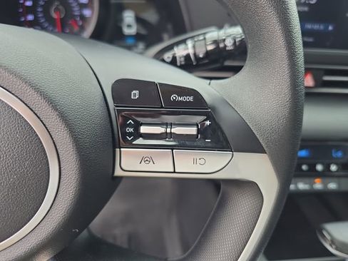 Used 2023 Hyundai Elantra SEL image 21