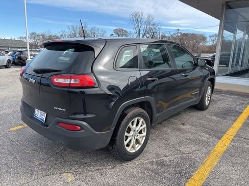 Used 2017 Jeep Cherokee Sport image 11