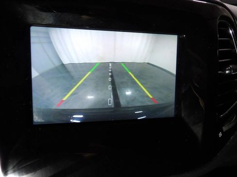 Used 2020 Jeep Compass Latitude FWD image 17