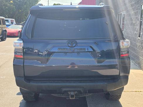 Used 2020 Toyota 4Runner SR5 Premium w/ Moonroof Package AWD/4WD image 7