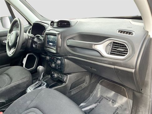 Used 2021 Jeep Renegade Latitude image 29