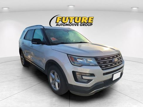 Used 2016 Ford Explorer XLT w/ Equipment Group 202A image 1