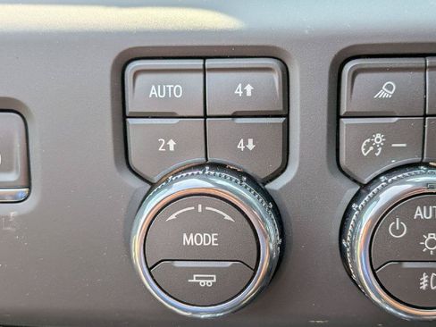 New 2026 GMC Sierra 2500 AT4 w/ AT4 Premium Plus Package AWD/4WD image 16