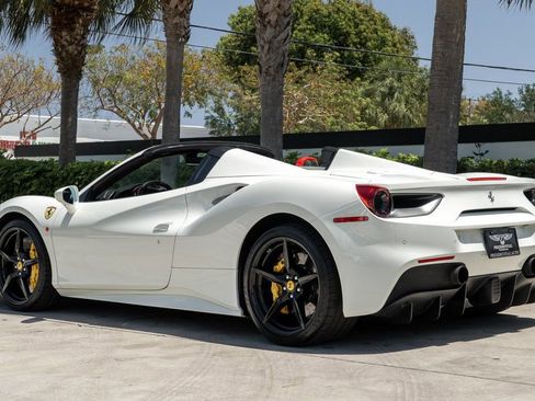 Used 2019 Ferrari 488 Spider image 4