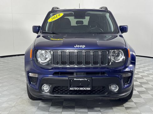 Used 2019 Jeep Renegade Latitude w/ Cold Weather Group image 11