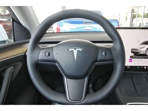 Used 2023 Tesla Model Y Long Range AWD/4WD image 14