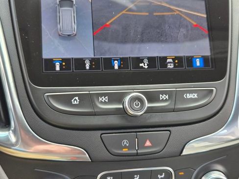 Used 2023 Chevrolet Equinox LT AWD/4WD image 23