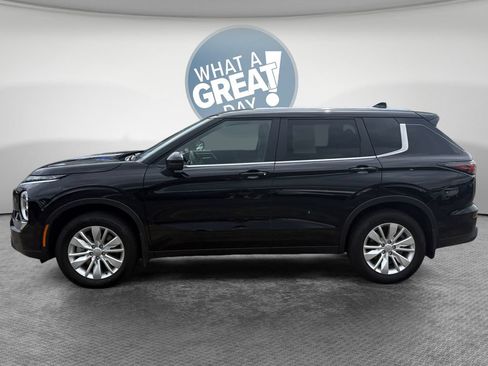 Used 2025 Mitsubishi Outlander ES AWD/4WD image 7