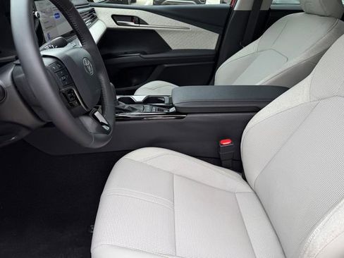 Used 2026 Toyota Camry XLE image 13