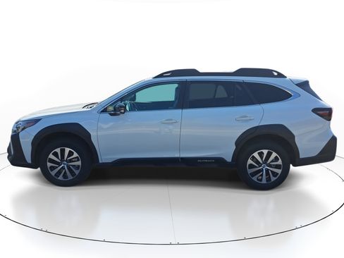 Certified 2025 Subaru Outback Premium image 3