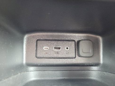 Used 2023 Chevrolet Equinox LT AWD/4WD image 39