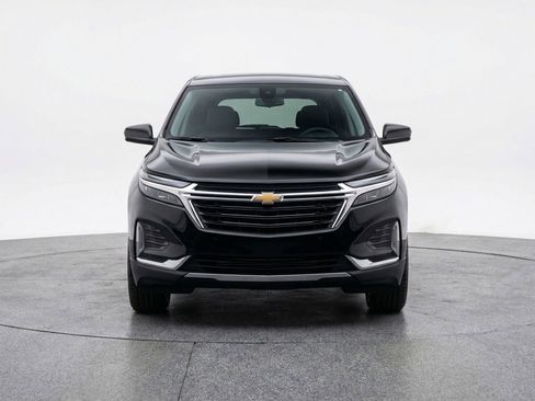 Used 2025 Chevrolet Equinox LT FWD image 2