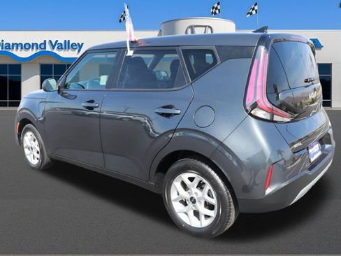 Used 2025 Kia Soul LX w/ LX Technology Package FWD image 4