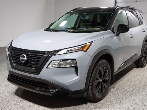 Used 2023 Nissan Rogue SV w/ SV Premium B Package FWD image 32