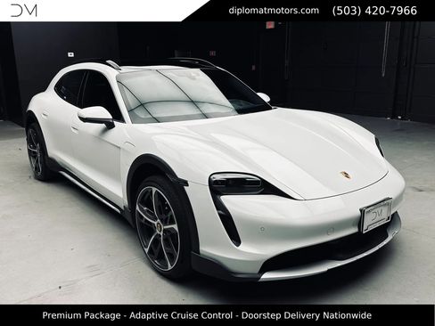 Used 2022 Porsche Taycan 4 Cross Turismo AWD/4WD image 9