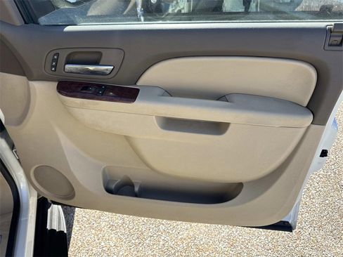 Used 2014 Chevrolet Tahoe LTZ image 16