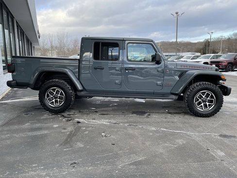 Used 2025 Jeep Gladiator Rubicon w/ Convenience Group image 4