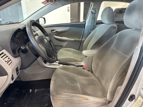 Used 2013 Toyota Corolla LE image 14