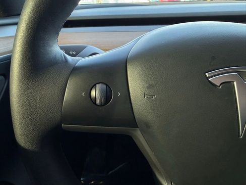 Used 2023 Tesla Model Y Long Range image 24