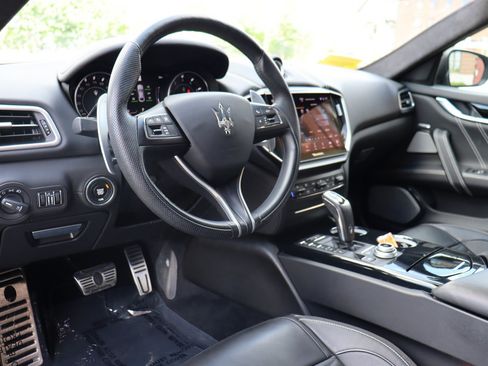 Used 2022 Maserati Ghibli Modena RWD image 10