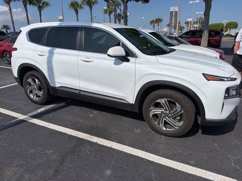 Used 2021 Hyundai Santa Fe SE image 3