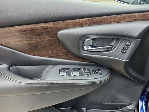 Used 2023 Nissan Murano Platinum w/ Cargo Package image 13