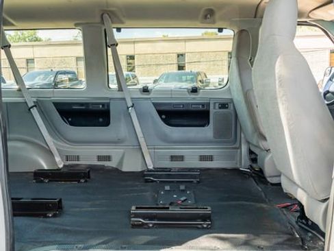 Used 2014 Ford E-350 and Econoline 350 XLT image 29