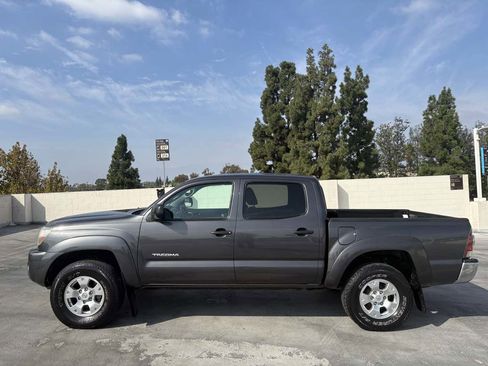 Used 2010 Toyota Tacoma PreRunner image 11