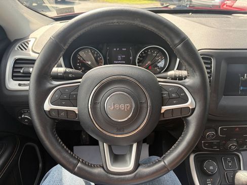 Used 2020 Jeep Compass Latitude w/ Cold Weather Group AWD/4WD image 14