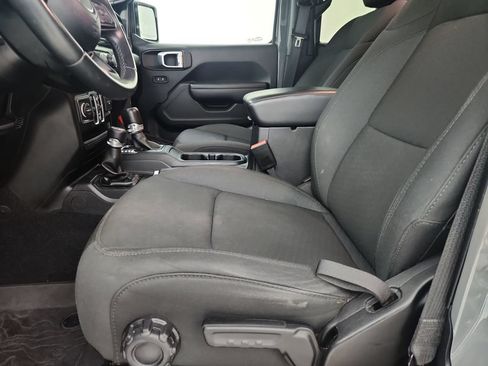 Certified 2022 Jeep Gladiator Sport AWD/4WD image 22