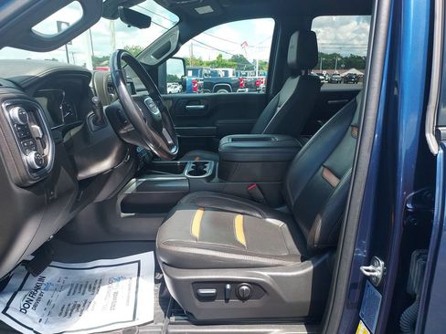 Used 2022 GMC Sierra 2500 AT4 w/ AT4 Premium Plus Package AWD/4WD image 13