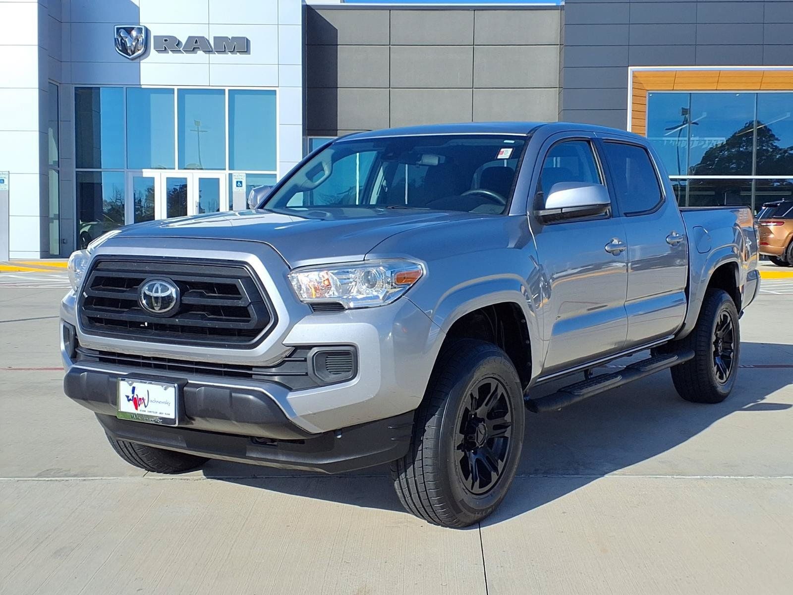 Used 2020 Toyota Tacoma SR w/ SR Convenience Package RWD image 3