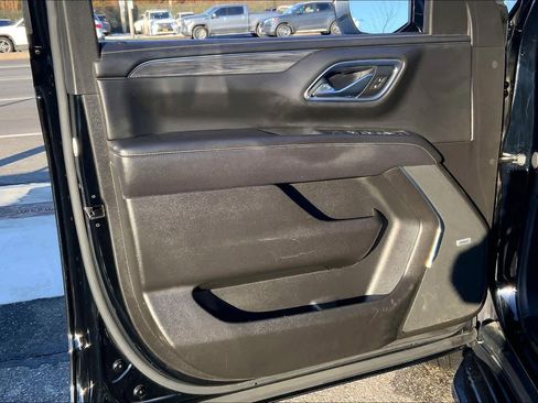 Used 2021 GMC Yukon SLT w/ SLT Luxury Plus Package image 18