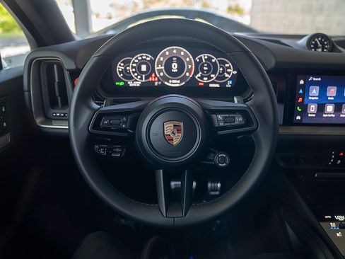 Used 2026 Porsche Cayenne S AWD/4WD image 6